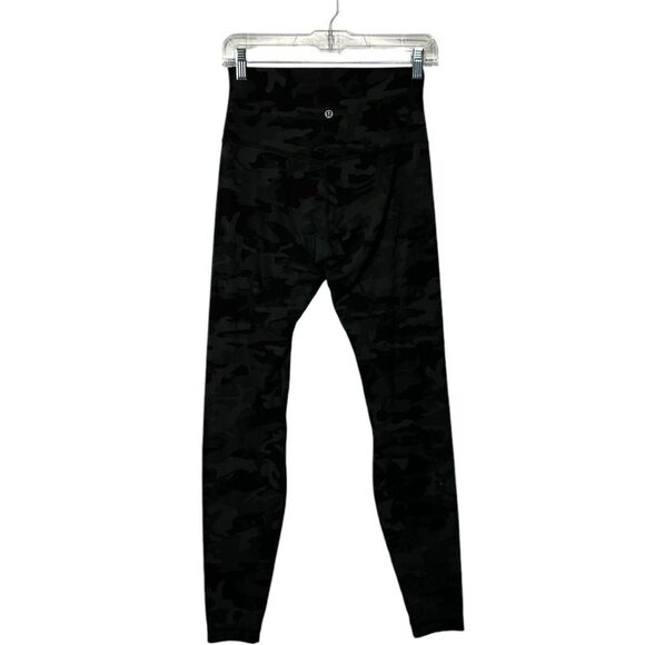 Lululemon "WUNDER UNDER CROP" Black DENIM Camo Mid Rise size 6 - Picture 10 of 15
